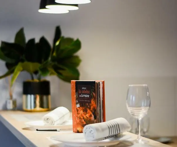 Le Royal Des Trois Maisons Apartamento Nancy